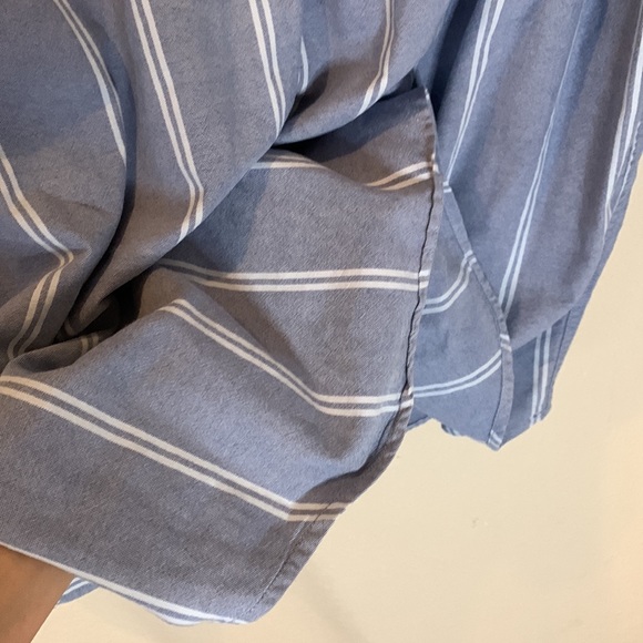 EUC Eddie Bauer Casual Button Down Long Sleeve - Picture 9 of 10